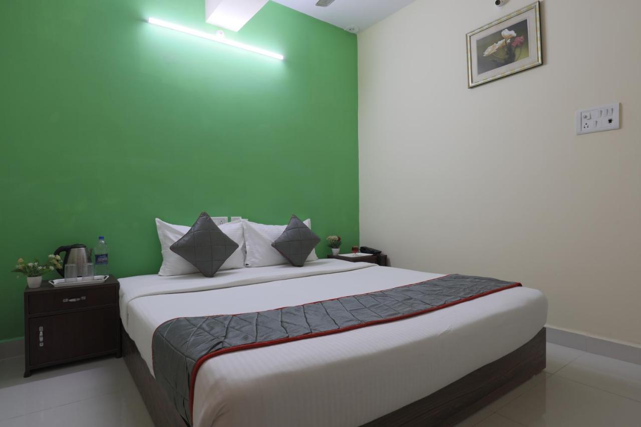 Green Tree Hotel-Near Vfs Global And Ramee Mall Chennai Esterno foto