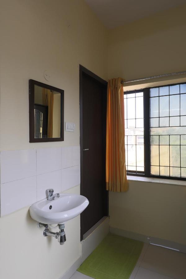 Green Tree Hotel-Near Vfs Global And Ramee Mall Chennai Esterno foto