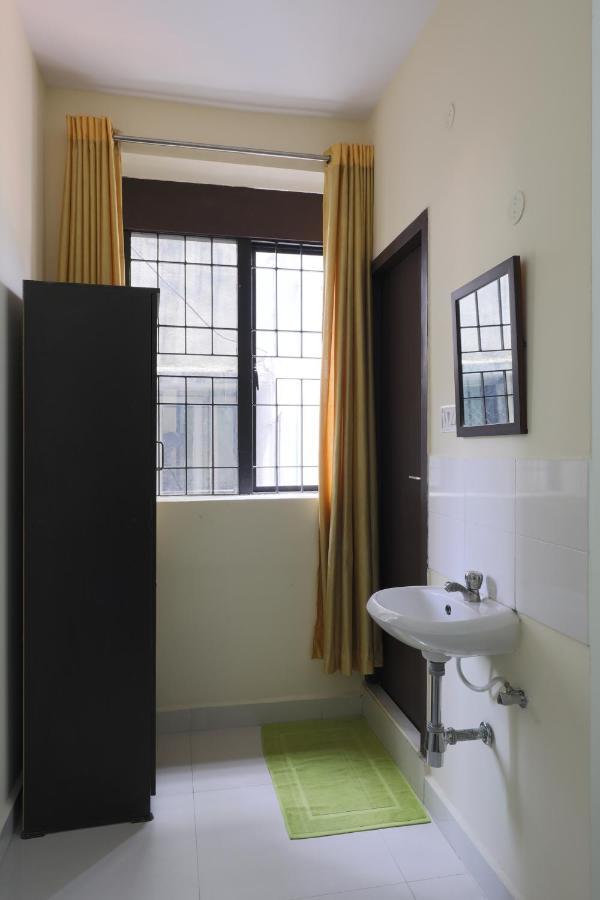 Green Tree Hotel-Near Vfs Global And Ramee Mall Chennai Esterno foto