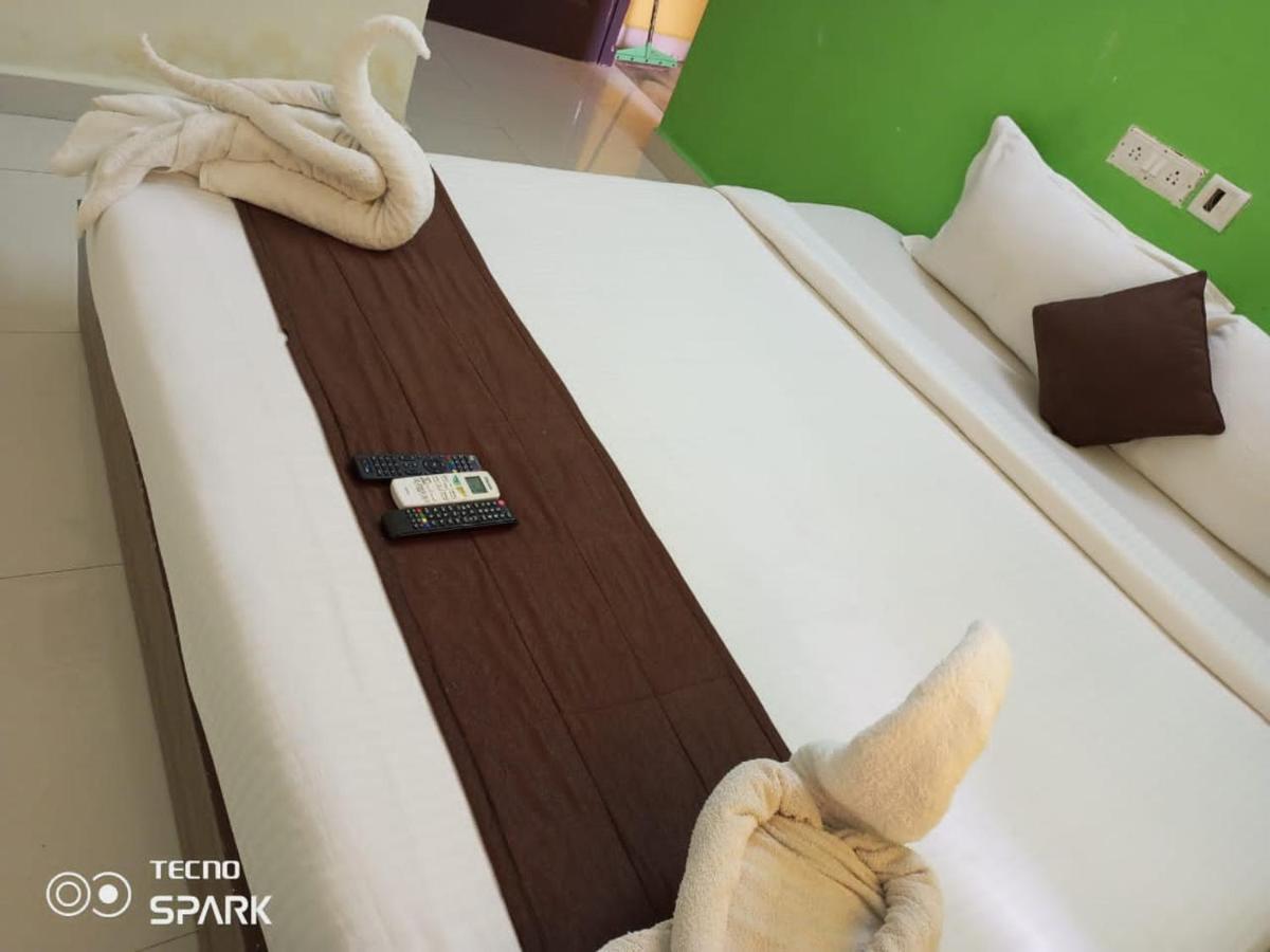 Green Tree Hotel-Near Vfs Global And Ramee Mall Chennai Esterno foto