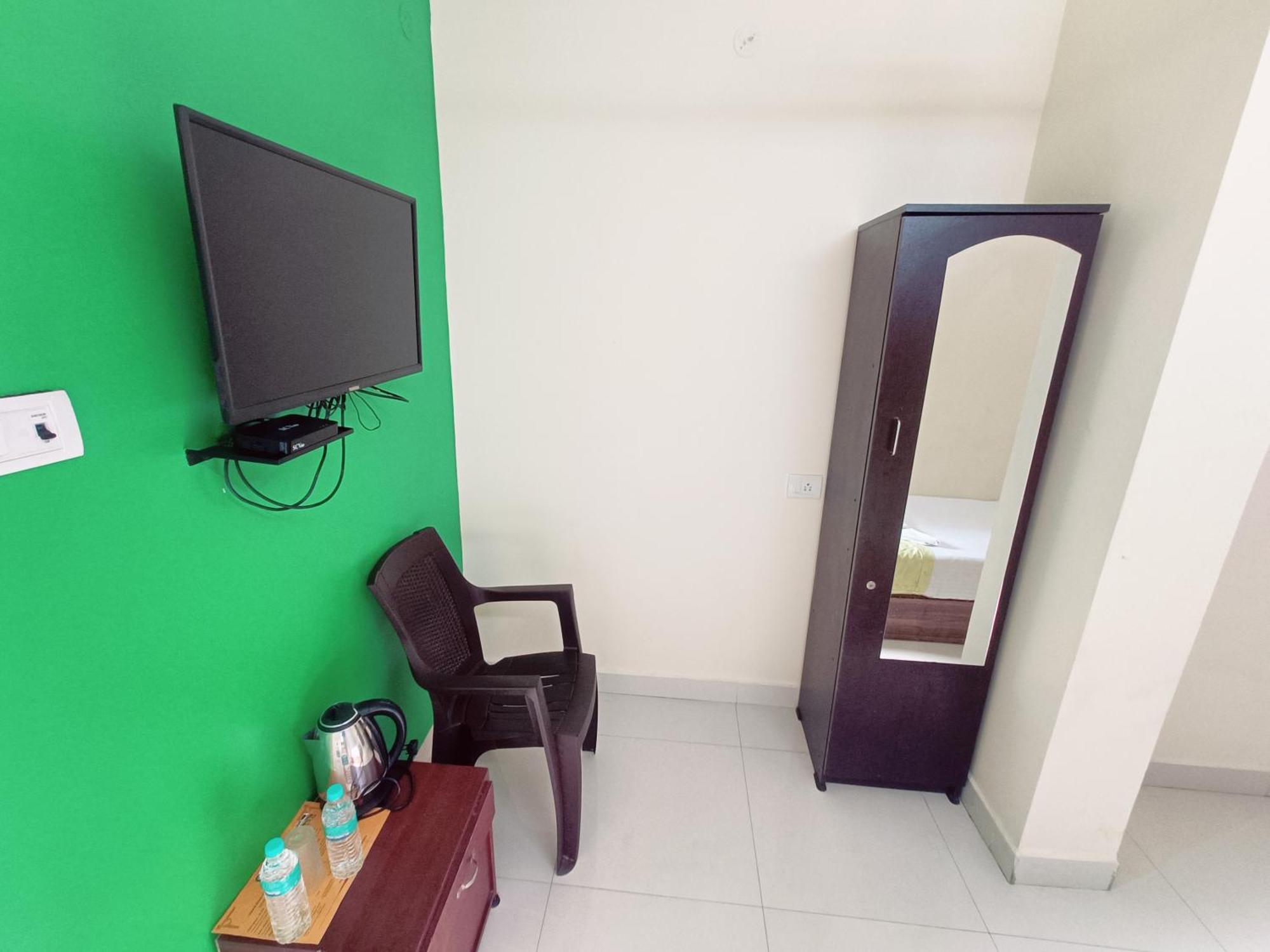 Green Tree Hotel-Near Vfs Global And Ramee Mall Chennai Esterno foto