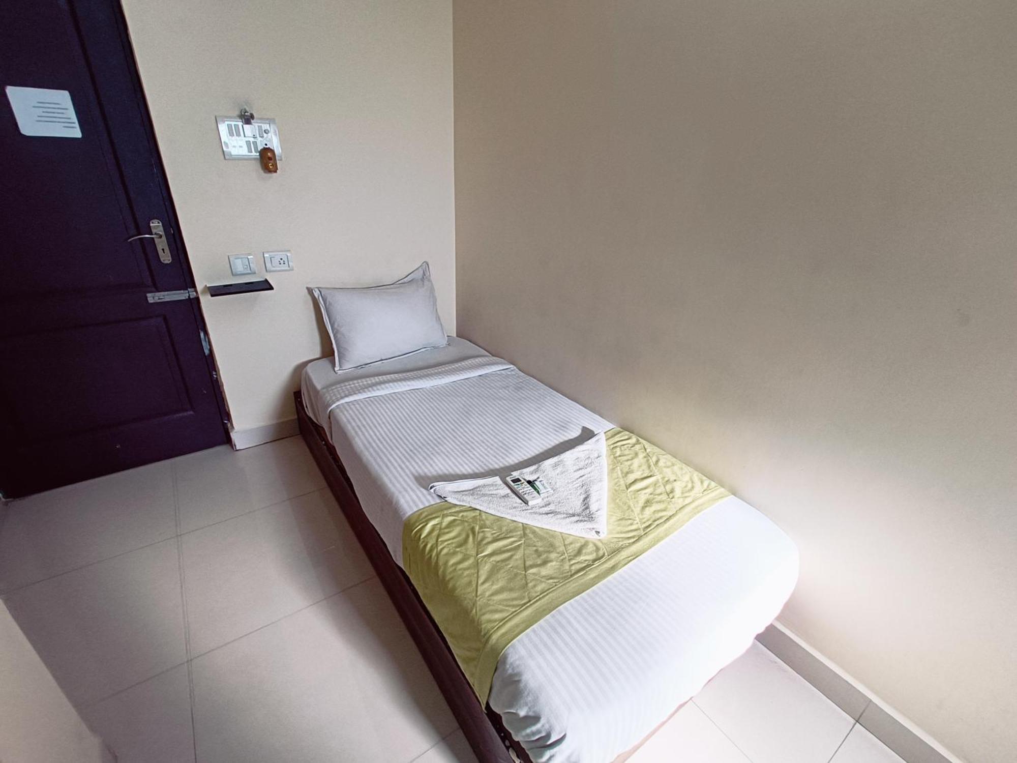 Green Tree Hotel-Near Vfs Global And Ramee Mall Chennai Esterno foto