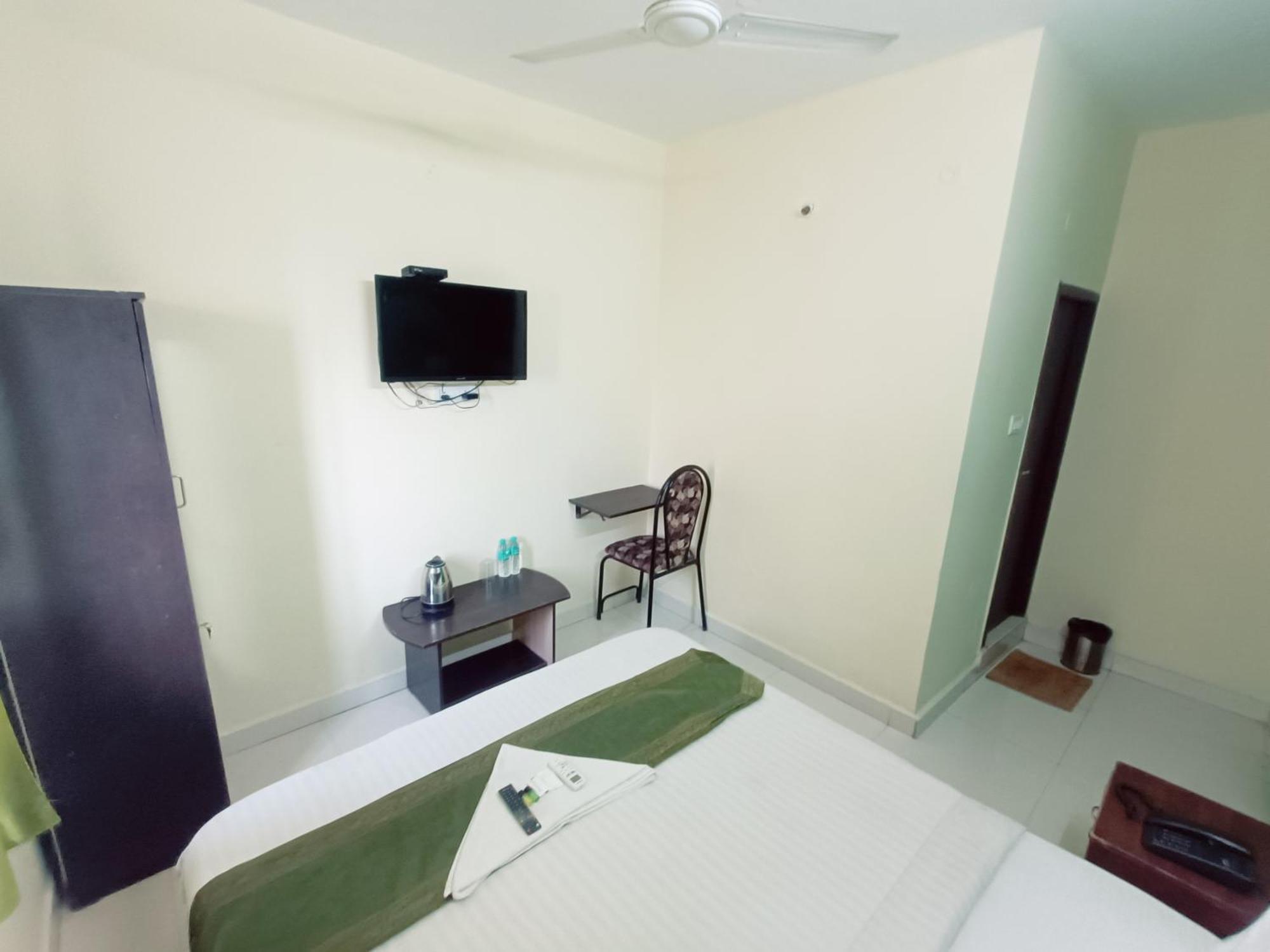 Green Tree Hotel-Near Vfs Global And Ramee Mall Chennai Esterno foto
